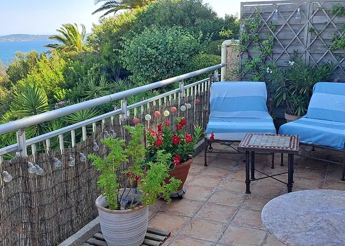 Appartement Vue Et Sur Les Iles D'or D'hyères Hyères