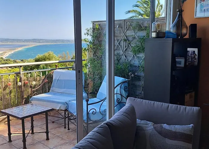 Vue Et Sur Les Iles D'or D'hyeres * Hyères